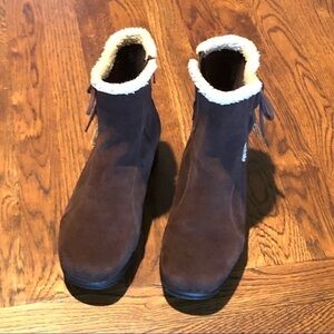 CLARKS Bendables Women's 8.5W Zip Up Brown Wedge Suede Leather Winter Boots